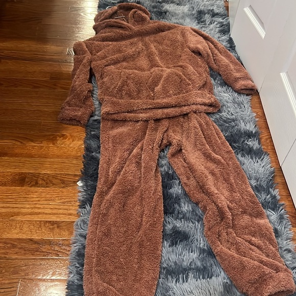 Amazon Pants - Warm cozy athleisure set.. Color Brown/Size Medium
